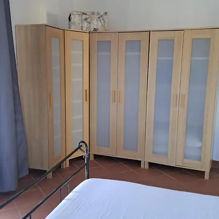 La Porta Blu Apartment *